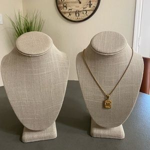 Jewelry bust necklace display (2 pieces)